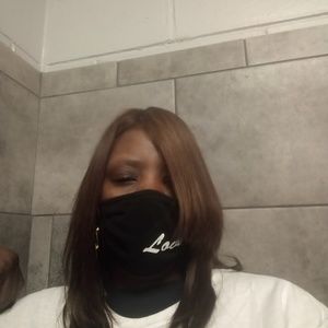 Meet your Posher, Dena